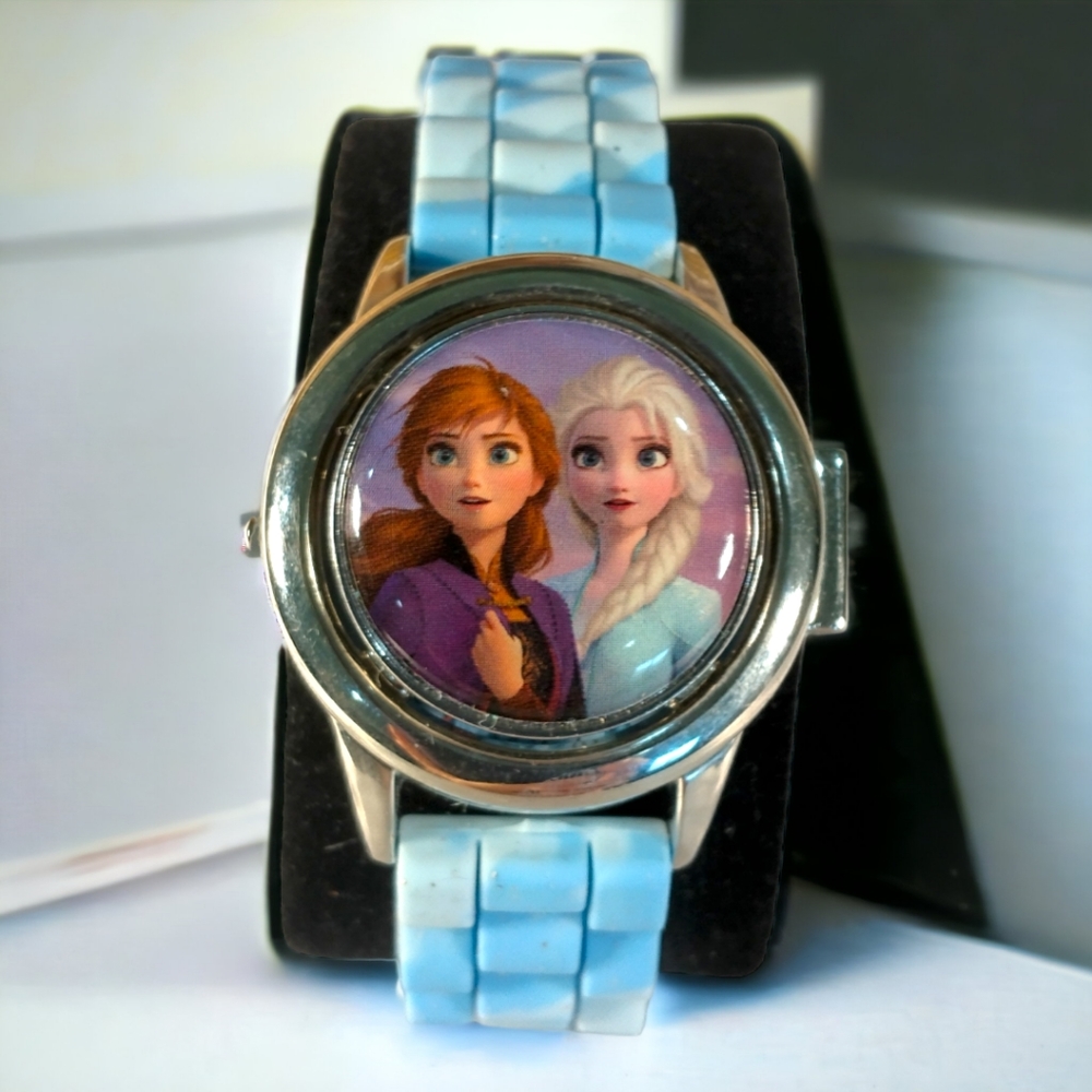 Disney Frozen - Princess Elsa and Anna - Spinning Face - Digital Watch